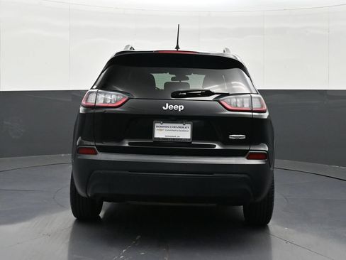 Used 2019 Jeep Cherokee Latitude w/ Popular Appearance Group FWD image 4
