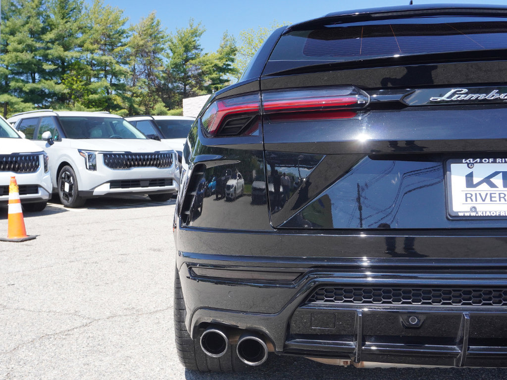Used 2022 Lamborghini Urus AWD/4WD image 19