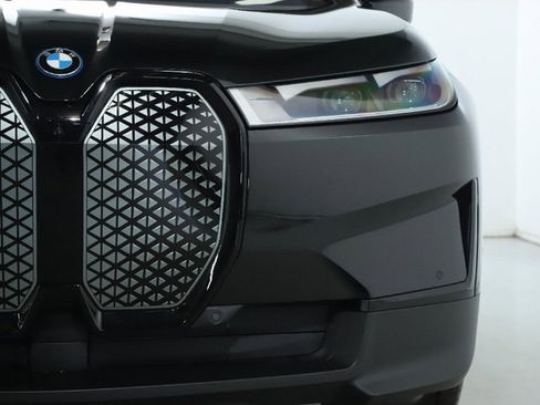 Certified 2025 BMW iX xDrive50 w/ Premium Package image 7