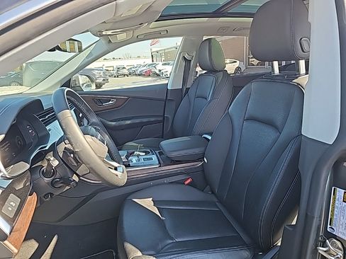 Used 2023 Audi Q8 Premium Plus w/ Premium Plus Package image 3
