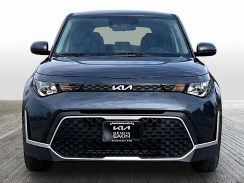 Used 2025 Kia Soul LX w/ LX Technology Package image 3