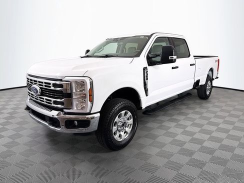 Used 2024 Ford F350 XLT w/ FX4 Off-Road Package AWD/4WD image 3