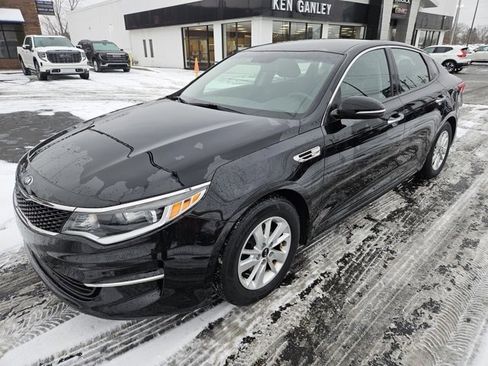 Used 2017 Kia Optima LX image 3