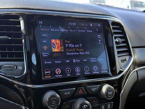 Used 2019 Jeep Grand Cherokee Limited image 27