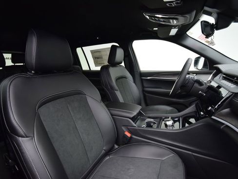 New 2026 Jeep Grand Cherokee L 4WD image 16