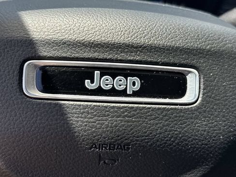 Used 2024 Jeep Grand Cherokee Altitude AWD/4WD image 24