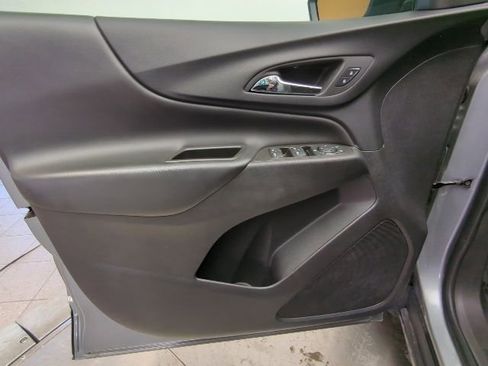 Used 2023 Chevrolet Equinox LT image 23