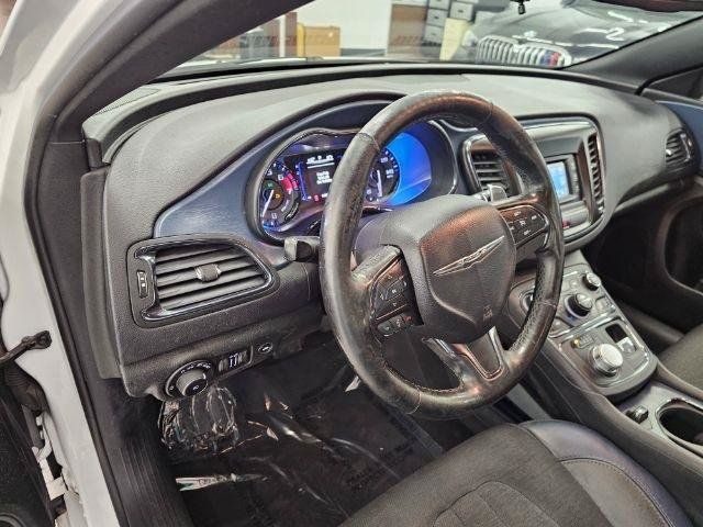 Used 2015 Chrysler 200 S w/ Comfort Group FWD image 7