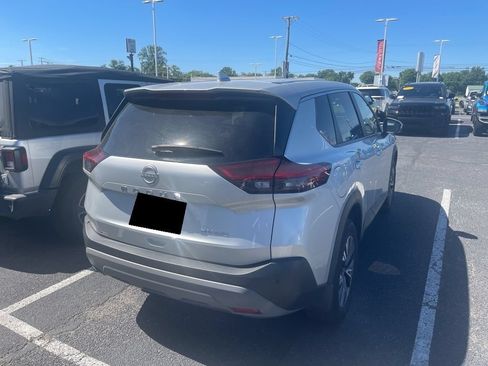 Used 2023 Nissan Rogue SV AWD/4WD image 3