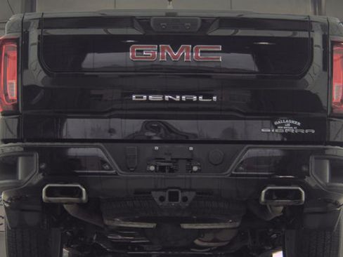 Used 2022 GMC Sierra 1500 Denali w/ Denali Reserve Package AWD/4WD image 7