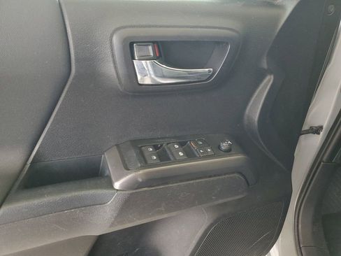 Used 2021 Toyota Tacoma TRD Sport AWD/4WD image 20