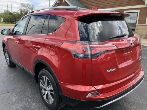 Used 2016 Toyota RAV4 XLE AWD/4WD image 5