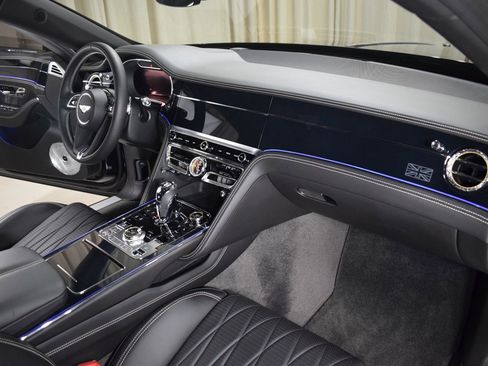 Certified 2020 Bentley Flying Spur W12 image 25