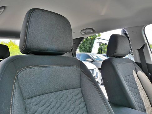 Used 2020 Chevrolet Equinox LT w/ Driver Convenience Package AWD/4WD image 14