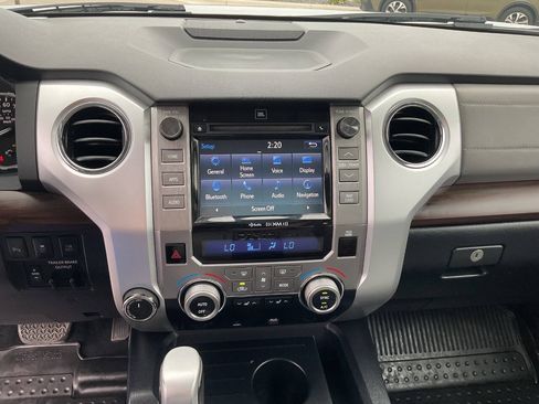 Used 2018 Toyota Tundra Limited w/ Limited Premium Package AWD/4WD image 28