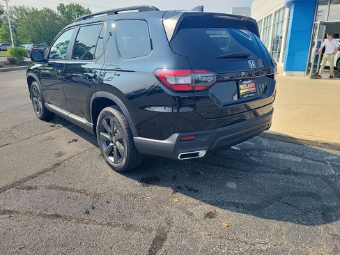 New 2025 Honda Pilot Sport image 9