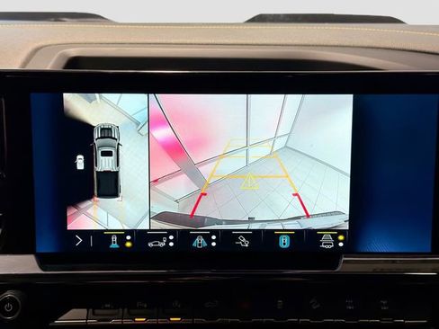 Certified 2022 Chevrolet Silverado 1500 ZR2 w/ Technology Package image 13