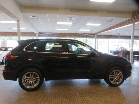 Used 2016 Porsche Cayenne AWD/4WD image 63