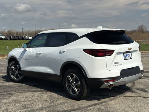 Used 2025 Chevrolet Blazer LT AWD/4WD image 2
