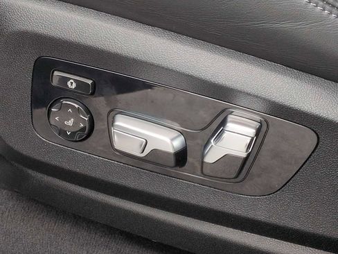 Used 2025 BMW X5 M Competition w/ Executive Package image 18