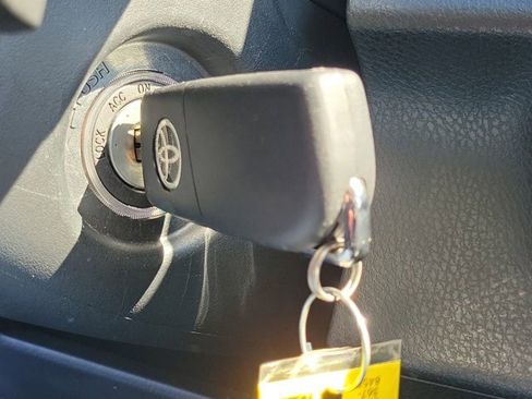 Used 2023 Toyota Camry SE image 33