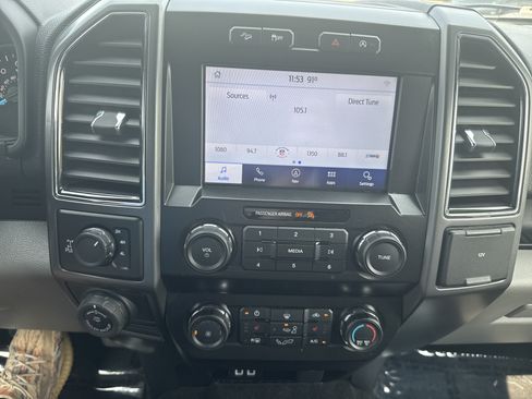 Used 2020 Ford F150 XLT w/ Equipment Group 302A Luxury AWD/4WD image 25