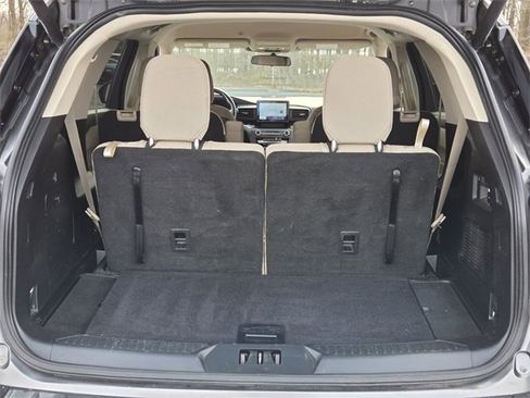 Used 2020 Ford Explorer XLT w/ Class III Trailer Tow Package image 10