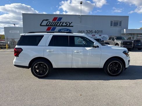 Used 2024 Ford Expedition Limited image 6