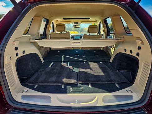 Used 2017 Jeep Grand Cherokee Limited image 37