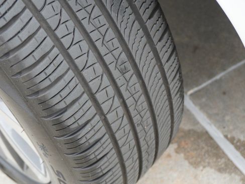 Used 2025 Land Rover Discovery Sport S image 12