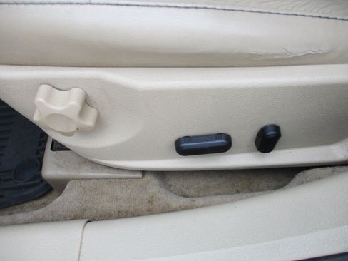 Used 2010 Mercury Milan Premier AWD/4WD image 28