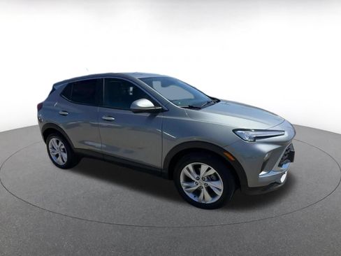 Used 2025 Buick Encore GX Preferred FWD image 2