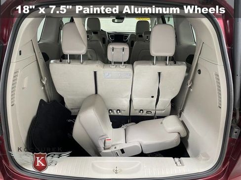 Used 2018 Chrysler Pacifica Touring-L Plus w/ Advanced Safetytec Group FWD image 25