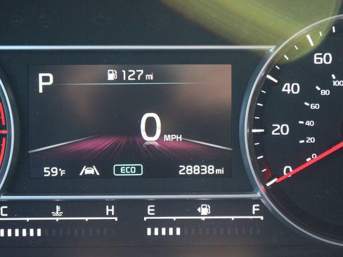 Used 2023 Kia Sorento LX image 26