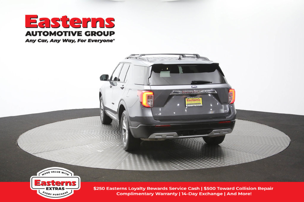 Used 2023 Ford Explorer XLT w/ Equipment Group 202A AWD/4WD image 37
