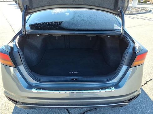 Used 2022 Nissan Altima 2.5 SR w/ Midnight Edition Package image 8