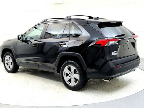 Used 2023 Toyota RAV4 XLE w/ Convenience Package image 4
