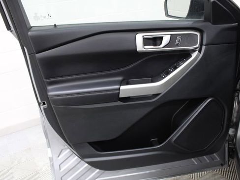 Used 2023 Ford Explorer XLT w/ Equipment Group 202A image 19