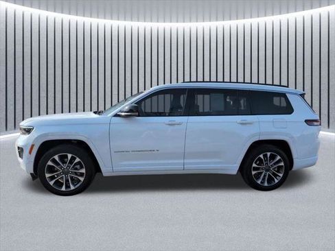 Certified 2025 Jeep Grand Cherokee L Overland w/ Luxury Tech Group IV AWD/4WD image 13