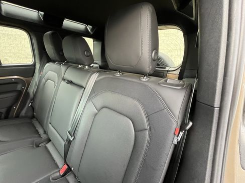 Certified 2024 Land Rover Defender 110 X-Dynamic SE image 30