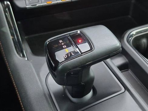 Used 2023 GMC Sierra 1500 AT4 w/ AT4 Premium Package AWD/4WD image 11