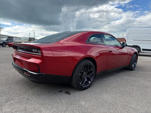 Used 2024 Dodge Charger Daytona R/T w/ Plus Group AWD/4WD image 5