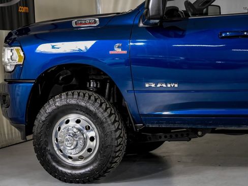 Used 2024 RAM 3500 Big Horn w/ Sport Appearance Package AWD/4WD image 12