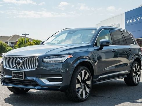 Certified 2023 Volvo XC90 T8 Ultimate w/ Lounge Package AWD/4WD image 3