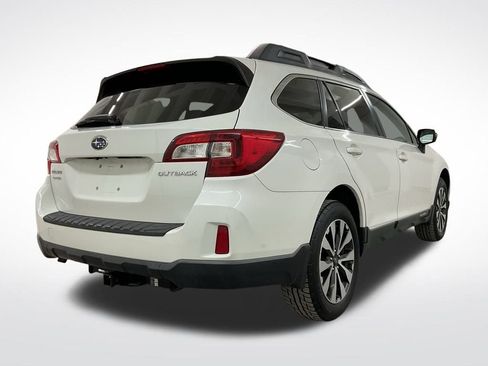 Used 2015 Subaru Outback 2.5i Limited image 3