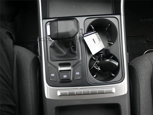 New 2026 Kia Carnival LX image 16