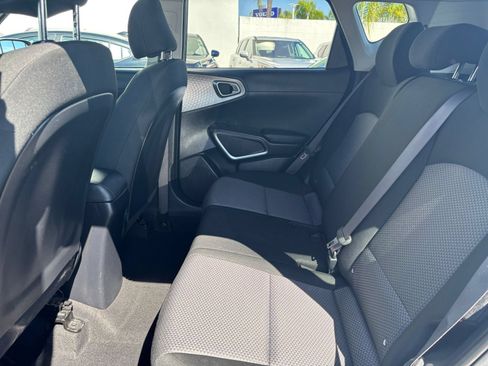 Used 2025 Kia Soul LX w/ LX Technology Package FWD image 23
