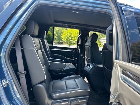 Used 2025 Cadillac Escalade Sport w/ LPO, ONYX Package RWD image 55