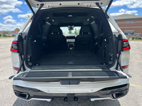 New 2026 BMW X7 xDrive40i w/ M Sport Package AWD/4WD image 24