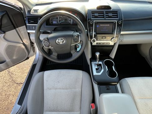 Used 2013 Toyota Camry LE image 11